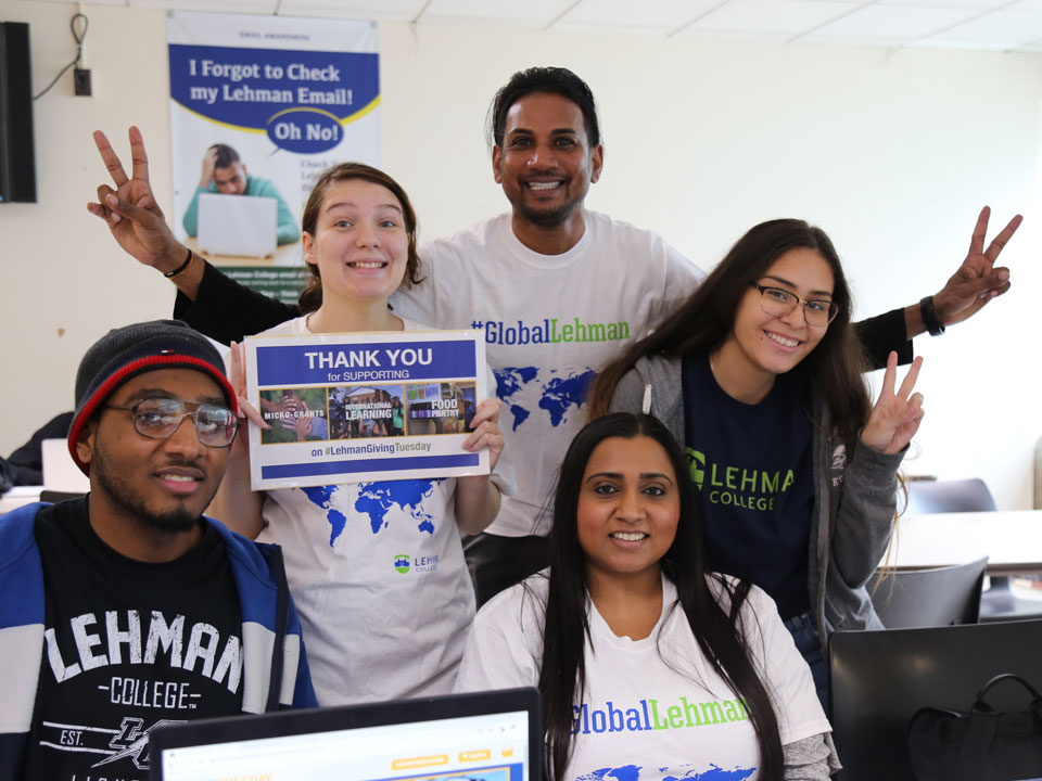 Photo of students thanking contributors on #giving tuesday