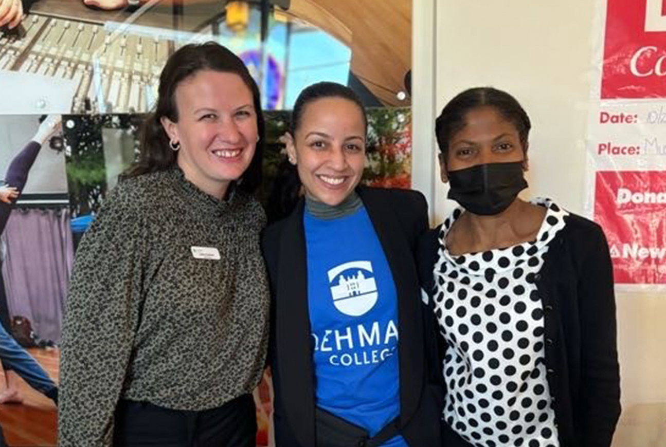 Friendly faces greeted prospective students at Lehman's fall Undergraduate Open House! ﻿(Photo by Mildred Perez)