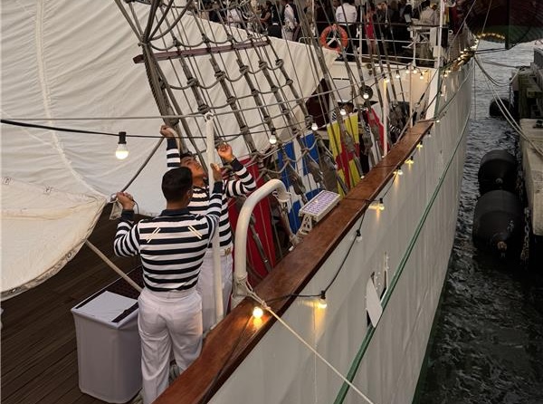 Mexican Ship Cuauhtémoc at an event a few days before the deadly crash.