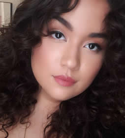 Nicole Flores Headshot